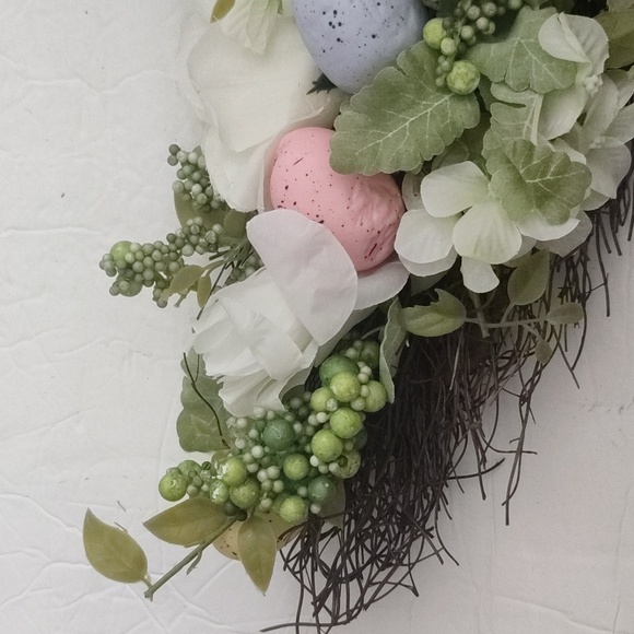 Long Easter Wreath - Picture 3 of 13